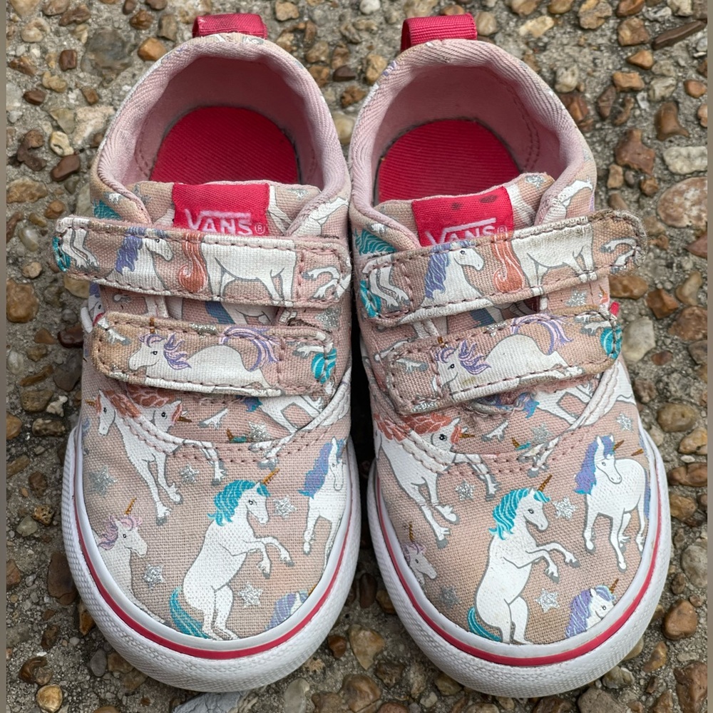 Infant/Toddler Girls size 6 - Vans Doheny Unicorn Stars Soft Pink Skate Sneakers